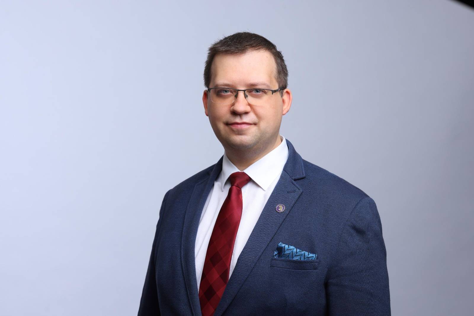 Dr Łukasz Bernaciński